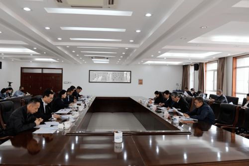 和彥苓在包頭調研時強調,弘揚勞模精神勞動精神工匠精神,推動產業工人隊伍建設改革向縱深發展,團結廣大職工建功 十四五 ,奮進新征程